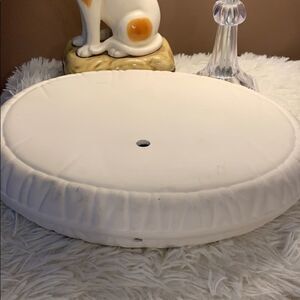 Stand for baby figurines ceramic